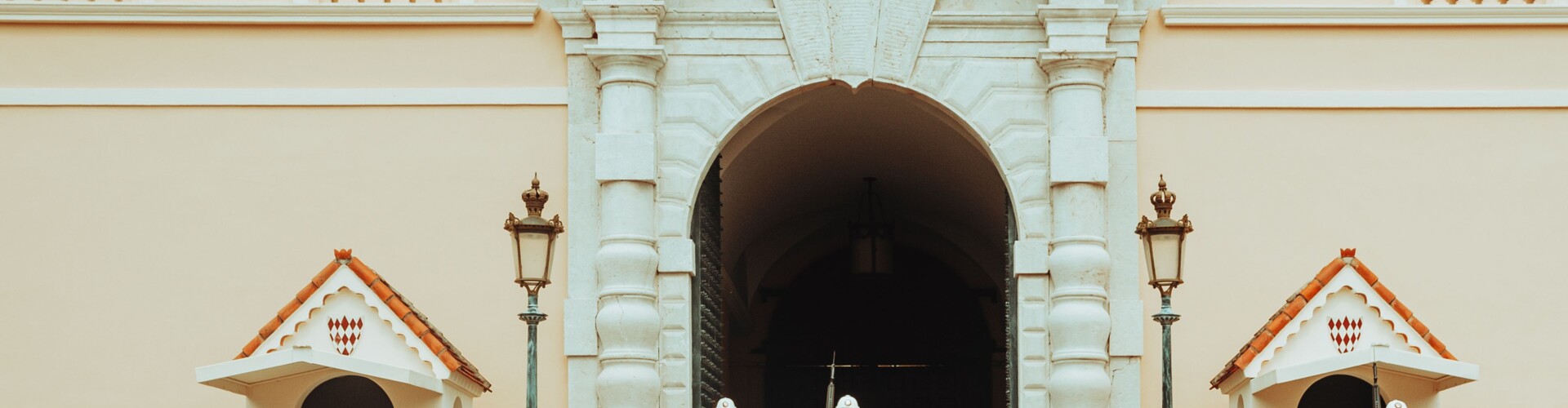 palais-monaco-carabiniers